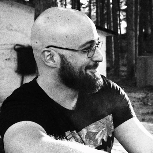 Παναγιώτης Μαραβάς - Graphic Designer και Branding Expert της Promoters, ειδικός σε λογότυπα και εταιρική ταυτότητα στην Καλαμάτα